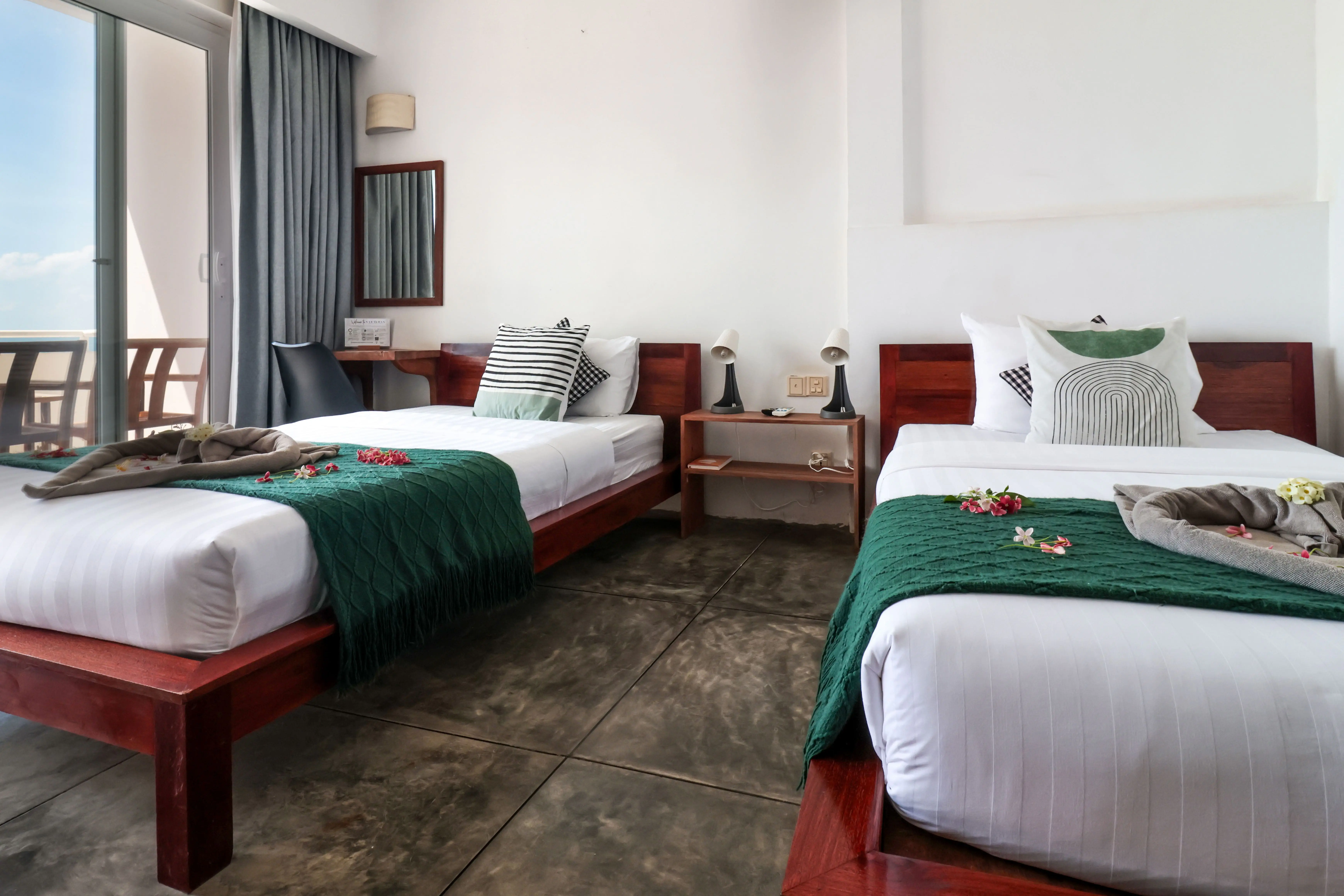 Superior Twin Room with Sea View 1